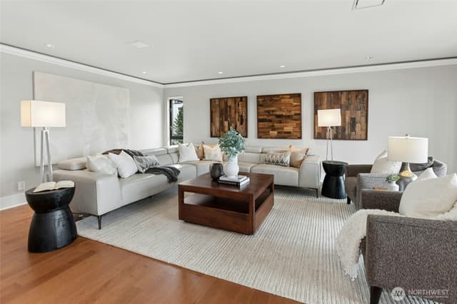 Property photo for 320 Melrose Avenue E #704, Seattle photo 2