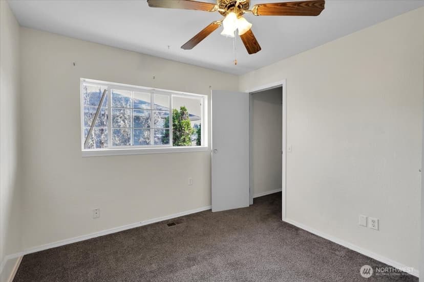 Property photo for 1621 113th Street S, Tacoma photo 18