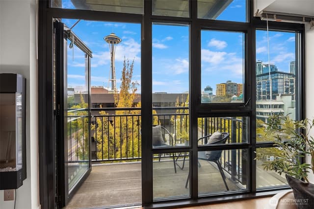 Property photo for 2911 2nd Avenue #704, Seattle