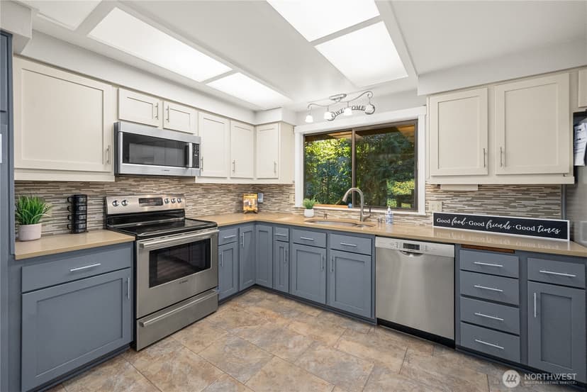 Property photo for 8051 NE Paulanna Lane, Bainbridge Island photo 14