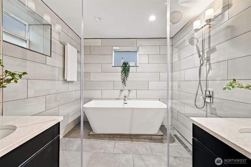 Property photo for 6043 37th Avenue NE, Seattle photo 17