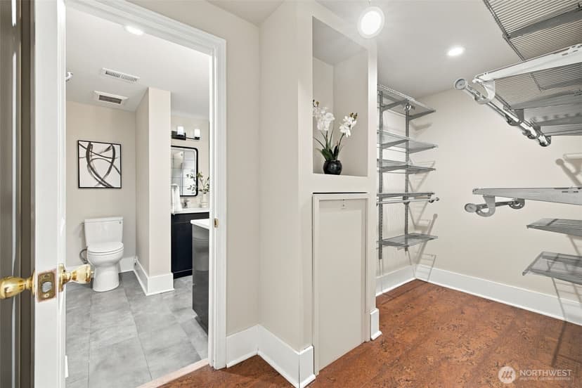 Property photo for 6043 37th Avenue NE, Seattle photo 14