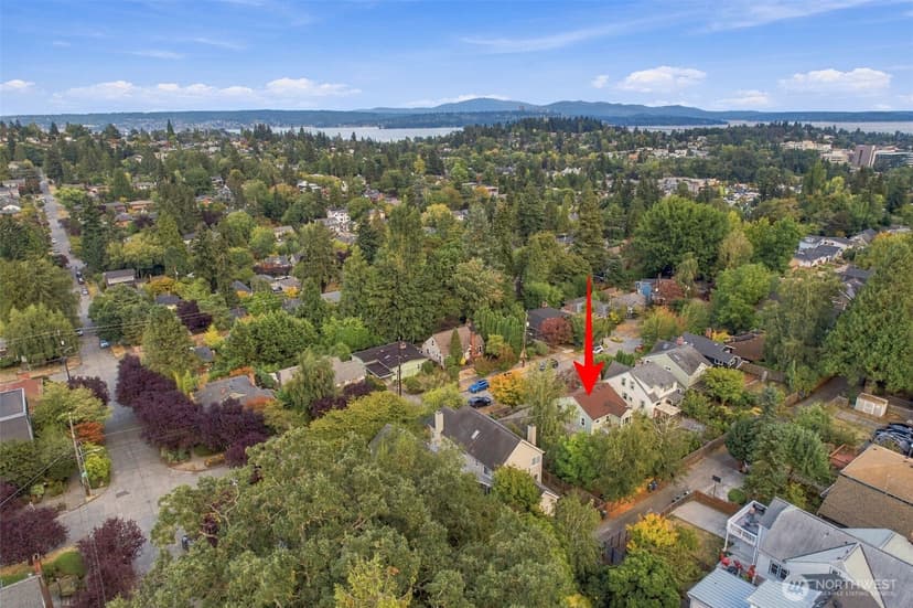 Property photo for 6043 37th Avenue NE, Seattle photo 32