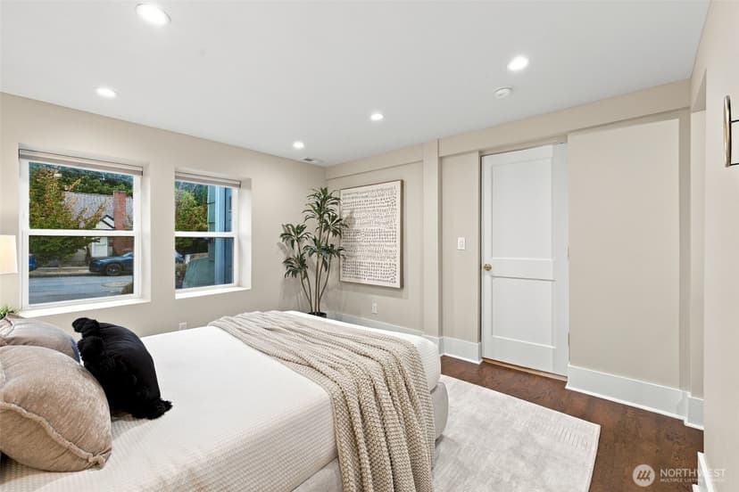 Property photo for 6043 37th Avenue NE, Seattle photo 13
