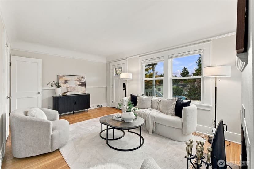 Property photo for 6043 37th Avenue NE, Seattle photo 4