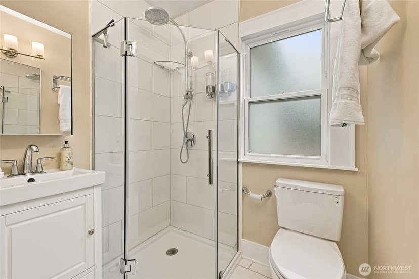 Property photo for 6043 37th Avenue NE, Seattle photo 24