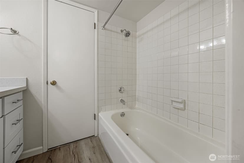 Property photo for 10819 NE 37th Place #221, Bellevue photo 21