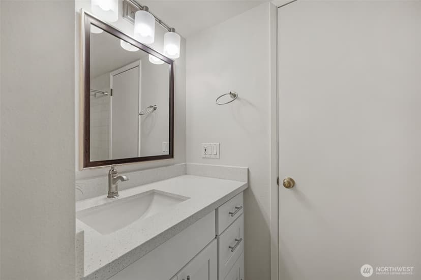 Property photo for 10819 NE 37th Place #221, Bellevue photo 22