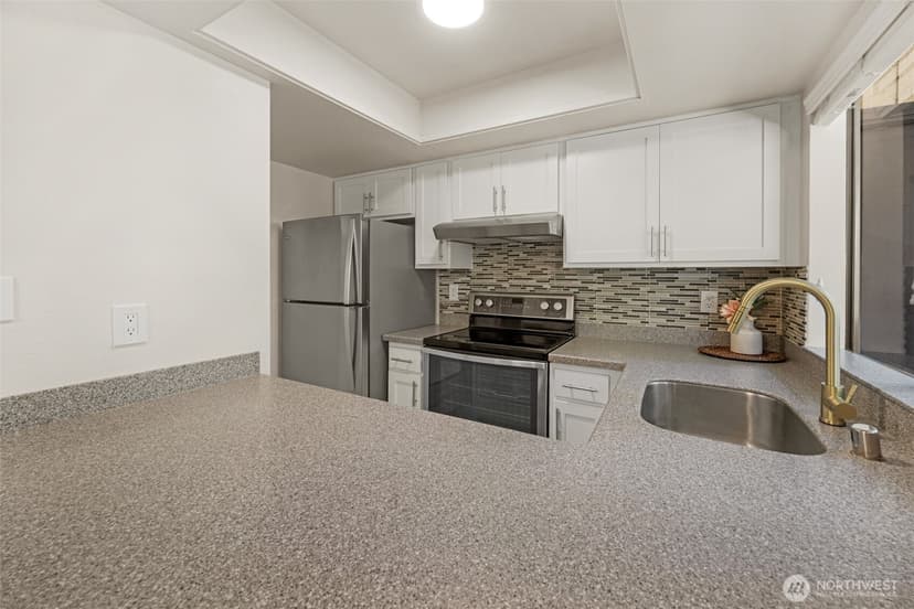 Property photo for 10819 NE 37th Place #221, Bellevue photo 5