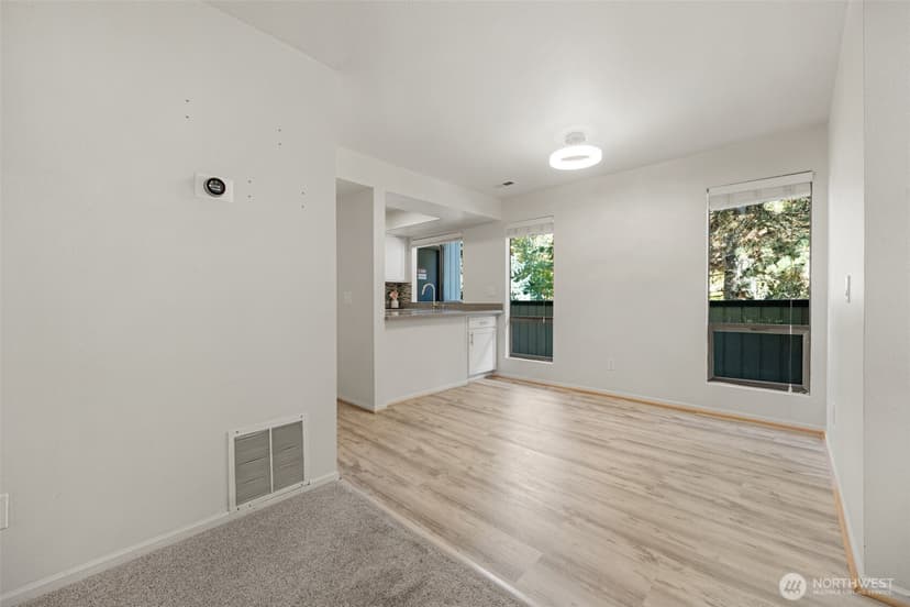 Property photo for 10819 NE 37th Place #221, Bellevue photo 11