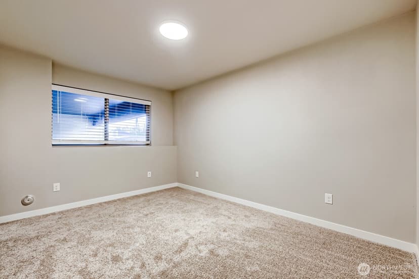 Property photo for 16310 1st Avenue NE, Duvall photo 22
