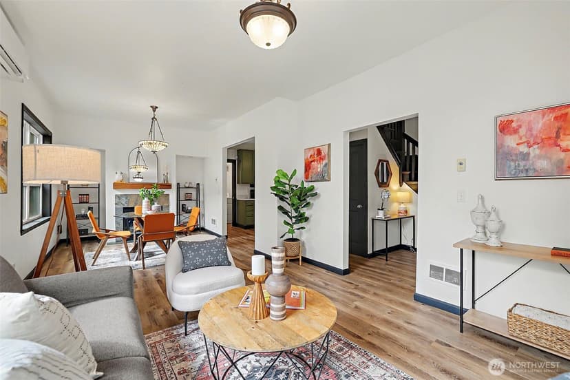 Property photo for 949 25th Avenue S, Seattle photo 6