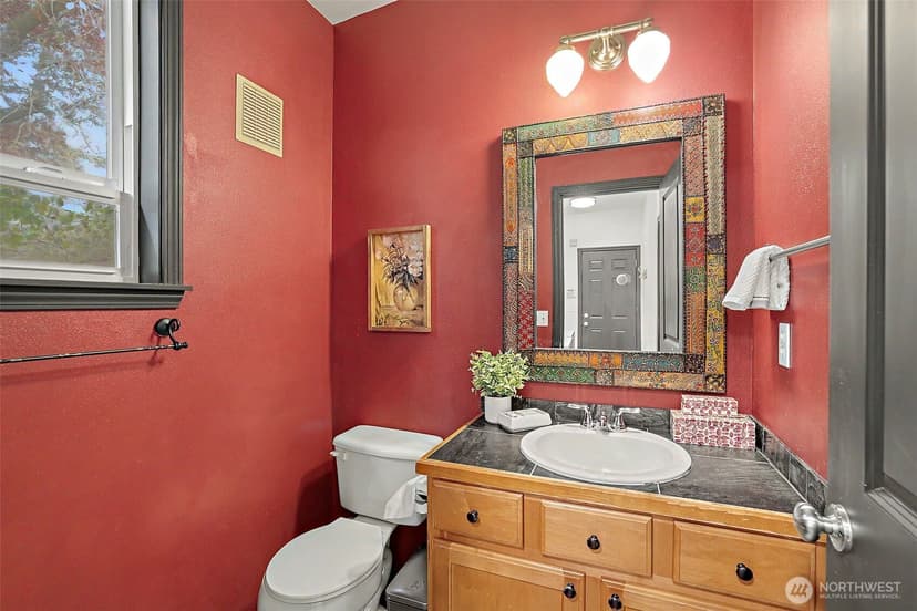 Property photo for 949 25th Avenue S, Seattle photo 13