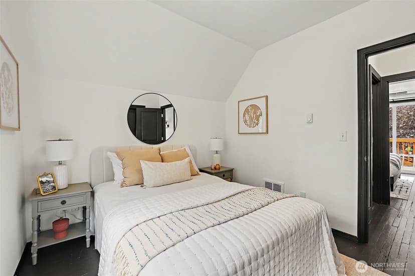 Property photo for 949 25th Avenue S, Seattle photo 23