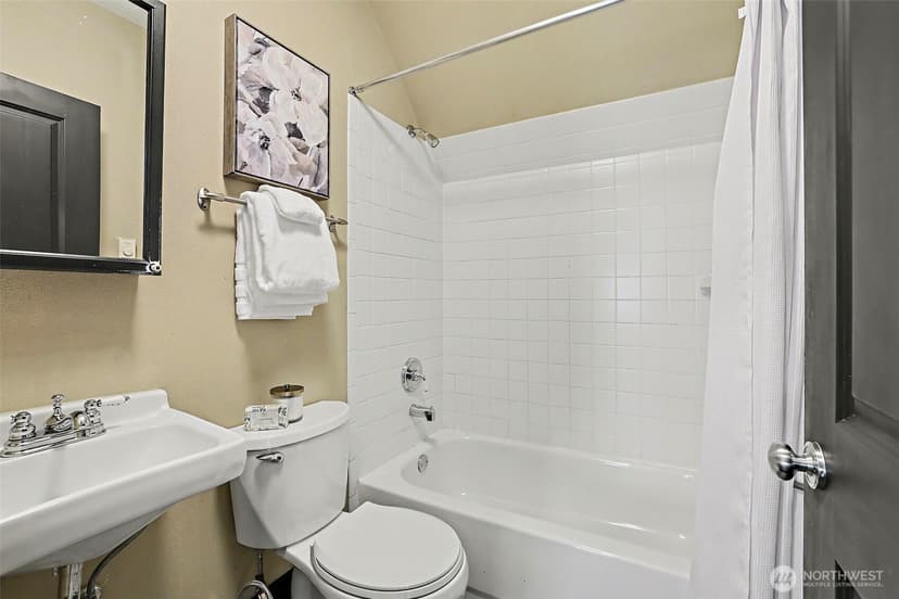 Property photo for 949 25th Avenue S, Seattle photo 21