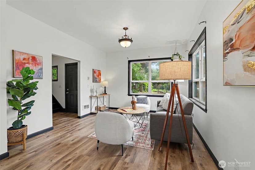Property photo for 949 25th Avenue S, Seattle photo 5