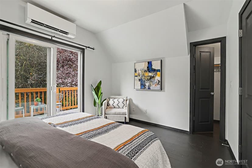 Property photo for 949 25th Avenue S, Seattle photo 16