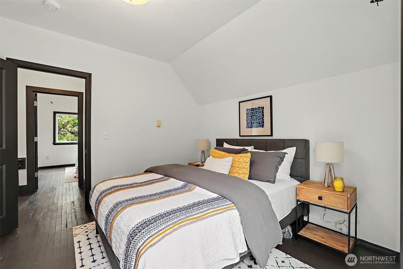 Property photo for 949 25th Avenue S, Seattle photo 17
