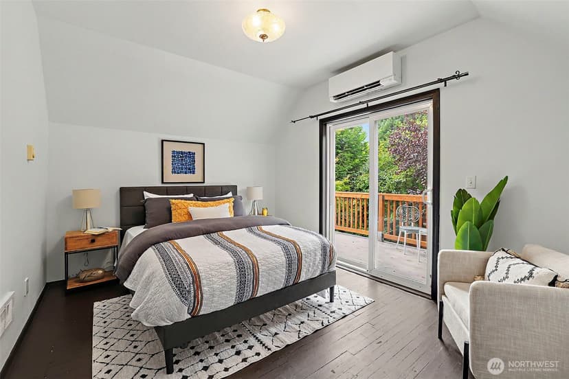 Property photo for 949 25th Avenue S, Seattle photo 15