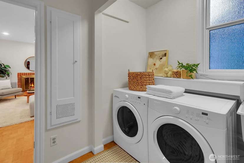 Property photo for 10527 23rd Avenue NE, Seattle photo 21