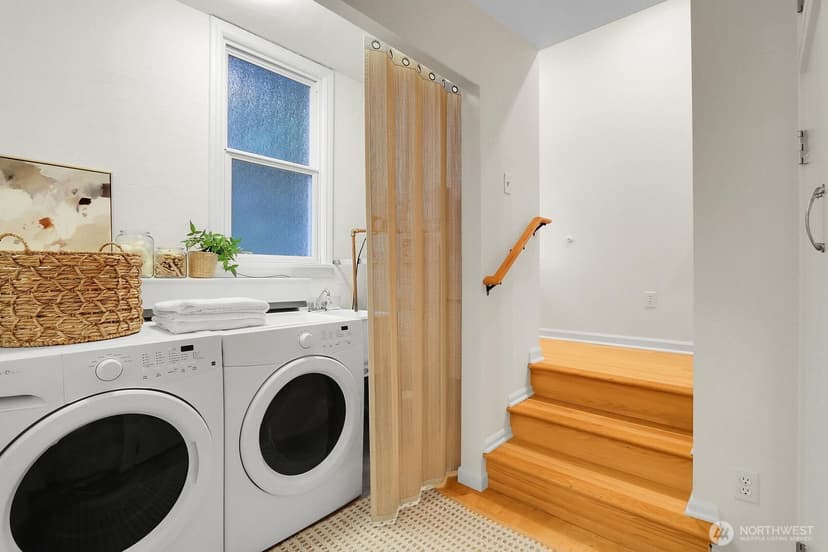 Property photo for 10527 23rd Avenue NE, Seattle photo 20