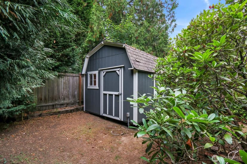 Property photo for 10527 23rd Avenue NE, Seattle photo 27