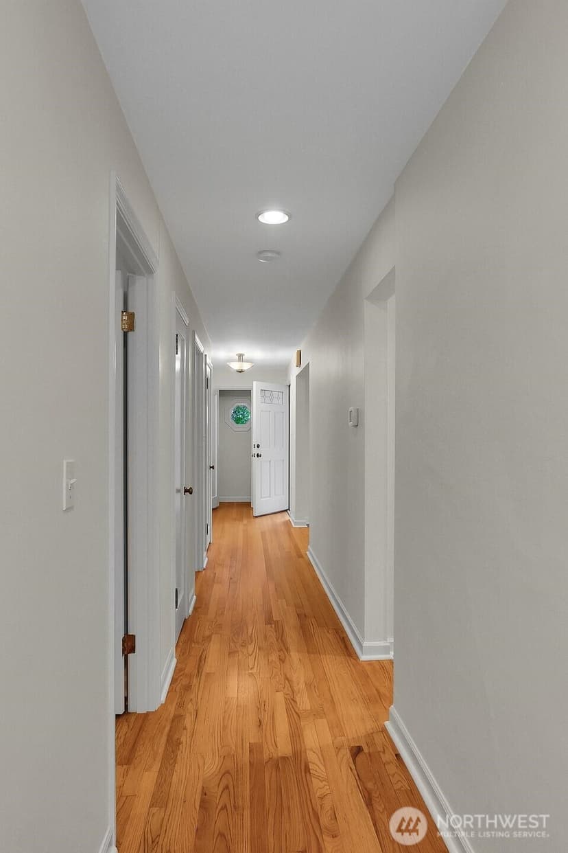 Property photo for 10527 23rd Avenue NE, Seattle photo 11
