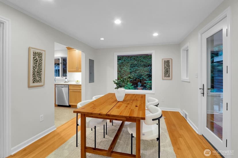 Property photo for 10527 23rd Avenue NE, Seattle photo 8