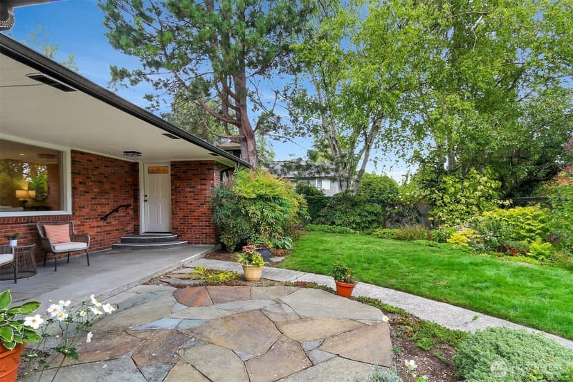 Property photo for 10527 23rd Avenue NE, Seattle photo 26