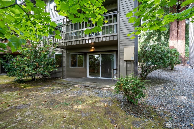 Property photo for 14620 NE 35th Street #105, Bellevue photo 30
