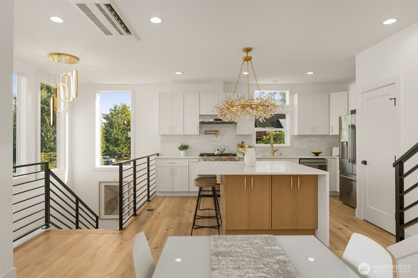 Property photo for 9251 Palatine Avenue N, Seattle photo 6