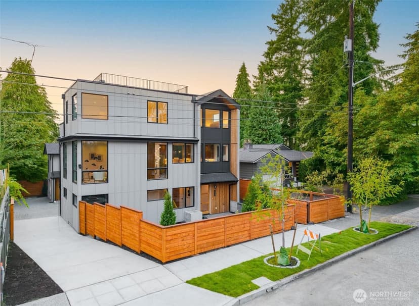 Property photo for 7533 31st Avenue NE, Seattle photo 2