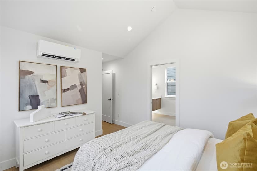 Property photo for 7533 31st Avenue NE, Seattle photo 14