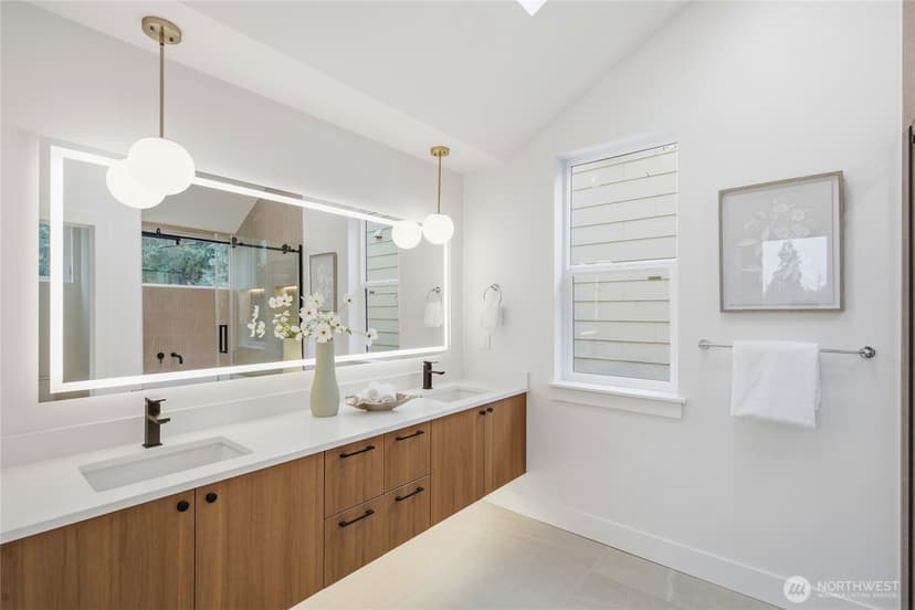 Property photo for 7533 31st Avenue NE, Seattle photo 15