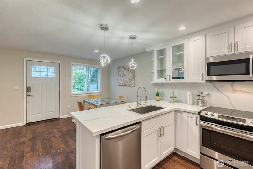 Property photo for 14213 Admiralty Way, Lynnwood photo 10