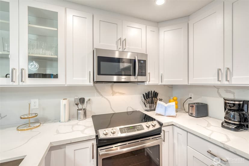 Property photo for 14213 Admiralty Way, Lynnwood photo 12