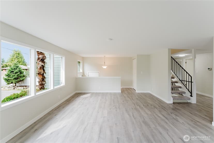 Property photo for 10050 13th Avenue NW, Seattle photo 11
