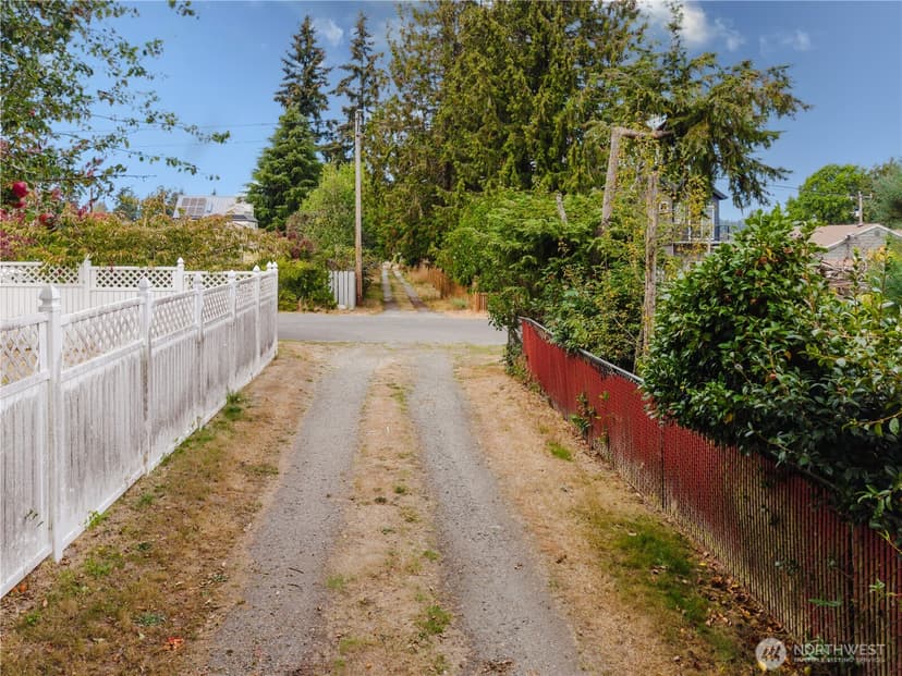 Property photo for 10050 13th Avenue NW, Seattle photo 6