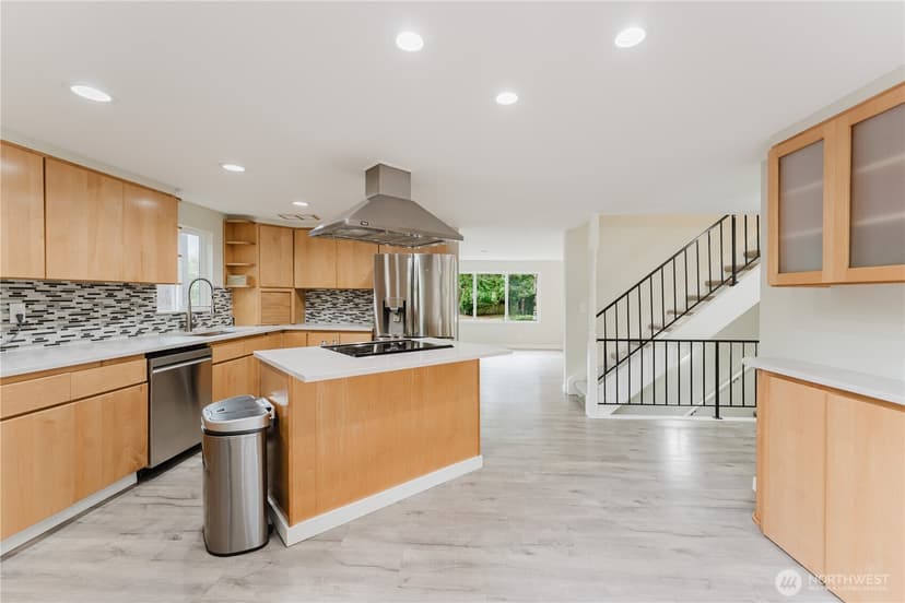 Property photo for 10050 13th Avenue NW, Seattle photo 14