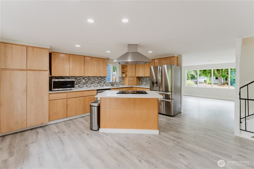Property photo for 10050 13th Avenue NW, Seattle photo 15