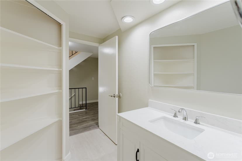 Property photo for 10050 13th Avenue NW, Seattle photo 30