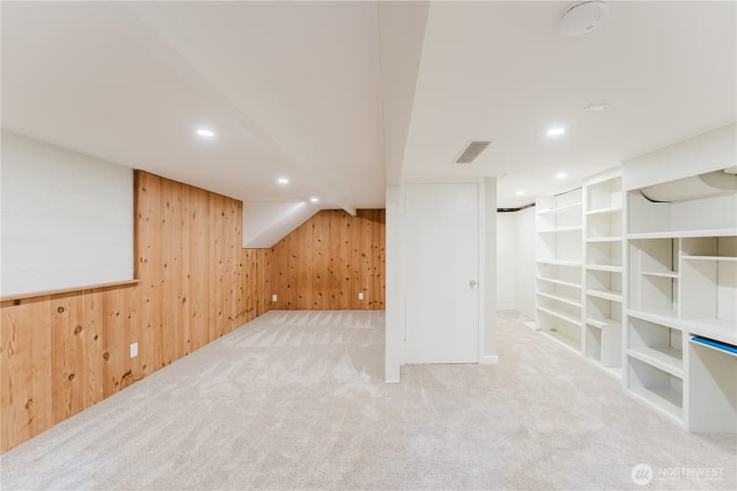 Property photo for 10050 13th Avenue NW, Seattle photo 32