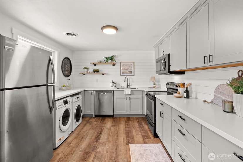 Property photo for 10224 Lila Lane SW, Lakewood photo 11