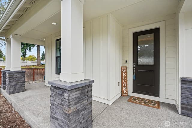 Property photo for 1427 114th Avenue E, Edgewood photo 2