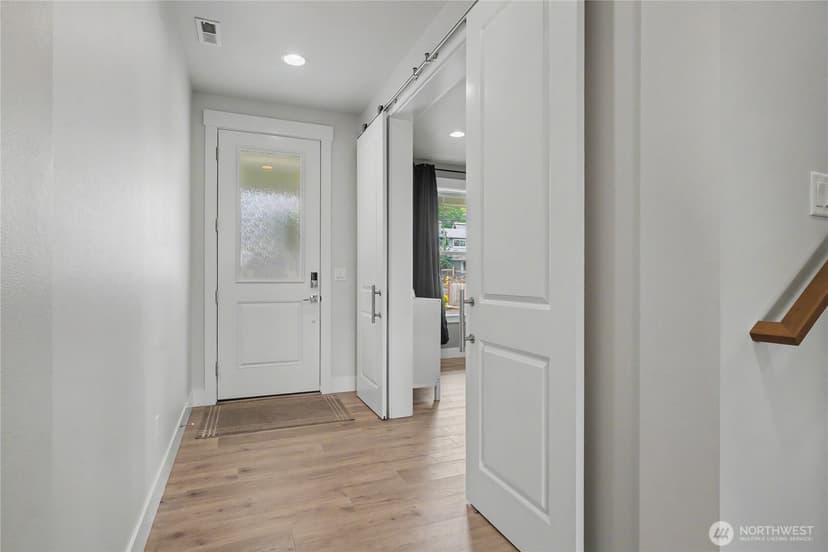 Property photo for 1427 114th Avenue E, Edgewood photo 3