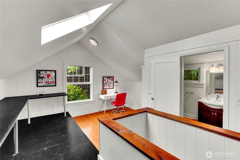 Property photo for 2157 Dexter Avenue N, Seattle photo 18