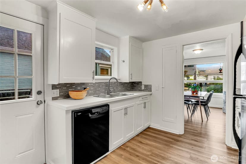 Property photo for 2157 Dexter Avenue N, Seattle photo 12