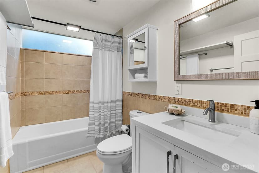 Property photo for 2157 Dexter Avenue N, Seattle photo 17