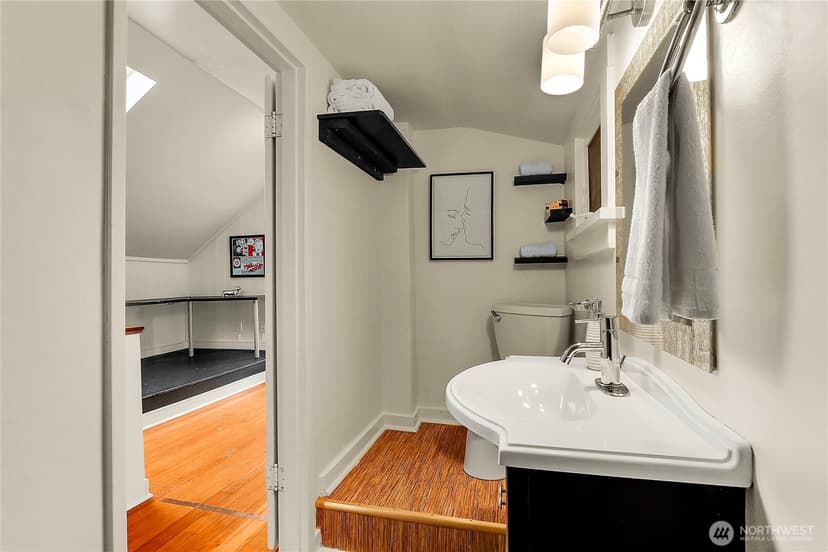 Property photo for 2157 Dexter Avenue N, Seattle photo 21