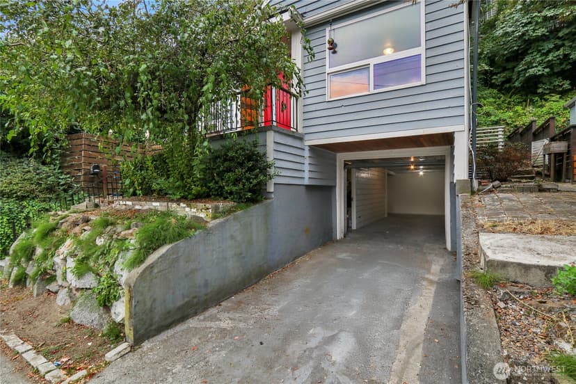 Property photo for 2157 Dexter Avenue N, Seattle photo 2